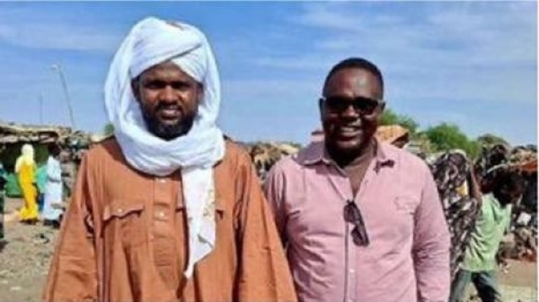 جدل واسع بعد ظهور قيادي في حزب الأمة السوداني بزي الكدمول جدل واسع بعد ظهور قيادي في حزب الأمة السوداني بزي الكدمول