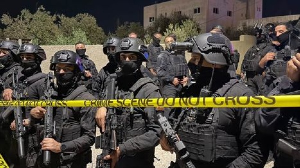 الأردن يكشف أسماء منفذي هجوم الكرك ويكشف تفاصيل جديدة بينهم شقيقان الأردن يكشف أسماء منفذي هجوم الكرك ويكشف تفاصيل جديدة بينهم شقيقان