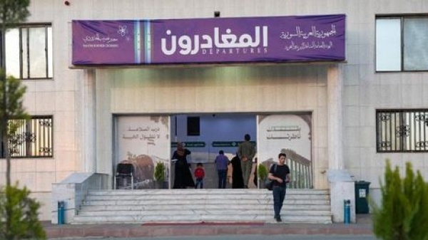 إعادة فتح الحدود السورية الأردنية بعد ضربات أودت بمدنيين في درعا