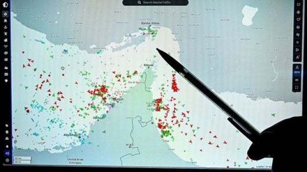 إيران تؤكد اتفاقها مع ع مان على إحداثيات مسار عبر مضيق هرمز إيران تؤكد اتفاقها مع ع مان على إحداثيات مسار عبر مضيق هرمز