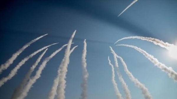 صواريخ إيرانية تستهدف العقبة وإيلات والجيش الأردني يعترض 3 منها صواريخ إيرانية تستهدف العقبة وإيلات والجيش الأردني يعترض 3 منها
