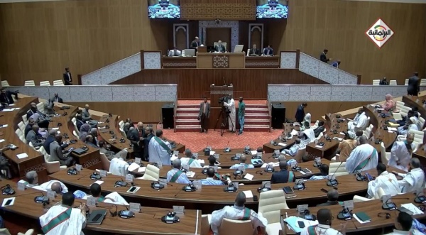 دخول غير معلن وانسحاب المعارضة حضور برلمانيتين يعطل جلسة للبرلمان دخول غير معلن وانسحاب المعارضة حضور برلمانيتين يعطل جلسة للبرلمان