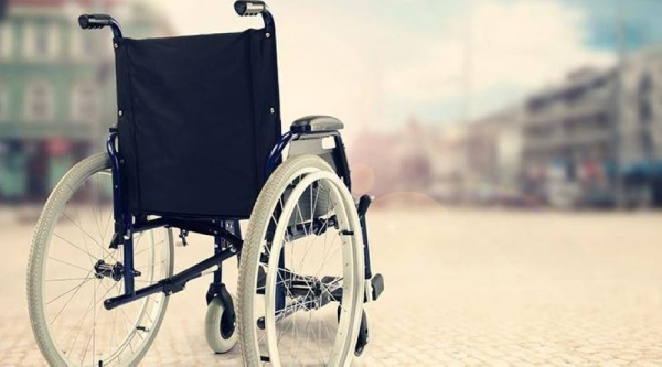 52 من ذوي الإعاقة إناث 52 من ذوي الإعاقة إناث