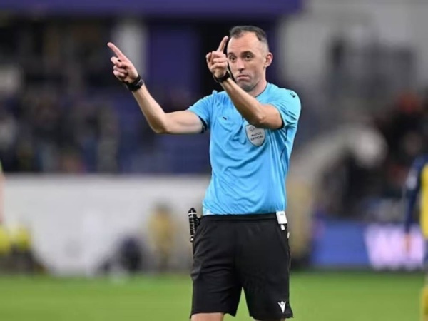 برتغالي يضبط ديربي الخليج برتغالي يضبط ديربي الخليج