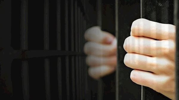 جنايات المنيا تعاقب متهم هتك عرض ابنة زوجته بالسجن المشدد 3 سنوات