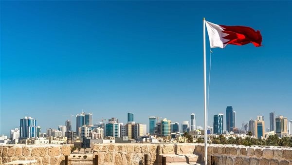 الداخلية البحرينية تطلق صفارات الإنذار وتطالب المواطنين والمقيمين بالتوجه لأقرب مكان آمن الداخلية البحرينية تطلق صفارات الإنذار وتطالب المواطنين والمقيمين بالتوجه لأقرب مكان آمن