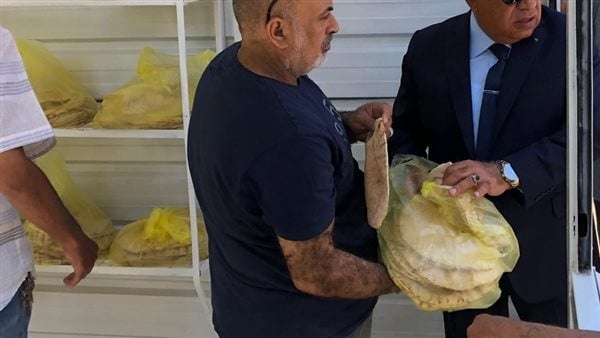 محافظ الدقهلية منفذ جديد لصرف الخبز المدعم بالمنصورة ليصل العدد لـ46 منفذ ا محافظ الدقهلية منفذ جديد لصرف الخبز المدعم بالمنصورة ليصل العدد لـ46 منفذ ا