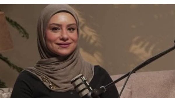 تحقيقات موسعة مع منتحلة صفة طبيبة بعد ضبطها بالشيخ زايد