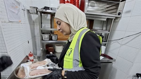 محافظة بورسعيد تشن حملات مفاجئة لضبط الأسواق وإحالة المخالفين للنيابة العامة فورا
