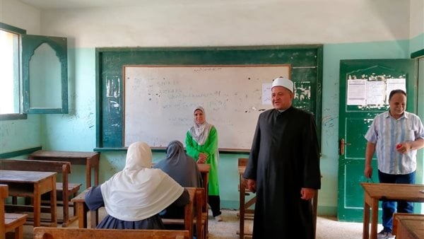 رئيس منطقة القليوبية الأزهرية يتابع انتظام الامتحانات بالقناطر الخيرية رئيس منطقة القليوبية الأزهرية يتابع انتظام الامتحانات بالقناطر الخيرية