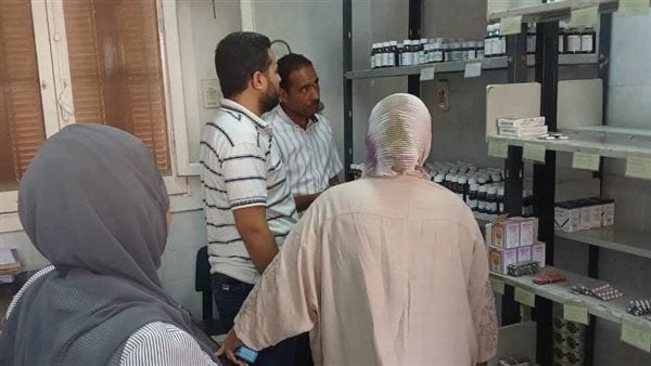 رئيس مدينة المنيا يتابع انتظام العمل بالوحدة الصحية ببني مهدي رئيس مدينة المنيا يتابع انتظام العمل بالوحدة الصحية ببني مهدي