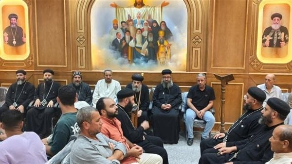 أسقف أبو قرقاص بالمنيا يزور ضحايا حادث غرق مركب الهجرة أسقف أبو قرقاص بالمنيا يزور ضحايا حادث غرق مركب الهجرة