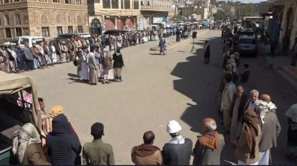 وقفتان مسلحتان في مديرية معين إسناد ا للقوات المسلحة وقفتان مسلحتان في مديرية معين إسناد ا للقوات المسلحة