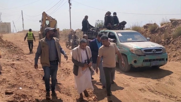 تفقد سير العمل في مشروع صيانة وتأهيل الخط الدائري الجنوبي بالمحويت تفقد سير العمل في مشروع صيانة وتأهيل الخط الدائري الجنوبي بالمحويت
