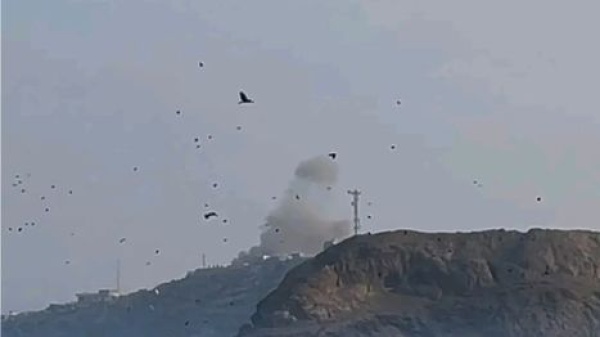 الحوثيون يستهدفون القصر الرئاسي في عدن بصواريخ باليستية وسقوط قتلى شاهد