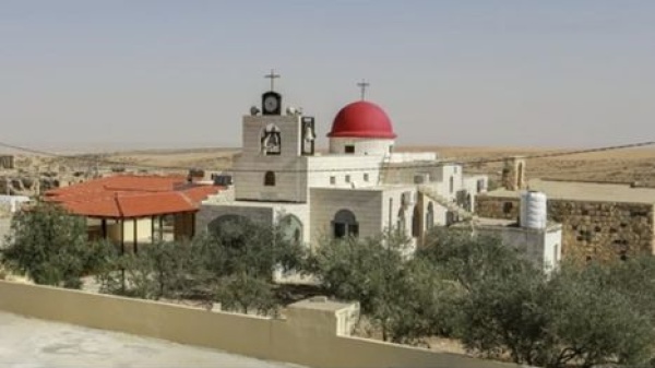 بماذا علق الصدر ورغد صدام حسين على مهاجمة الكنيسة في الكرك بماذا علق الصدر ورغد صدام حسين على مهاجمة الكنيسة في الكرك