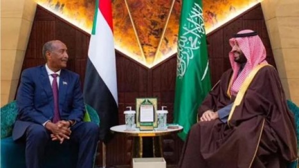 ابن سلمان يؤكد للبرهان حرص السعودية على استقرار السودان