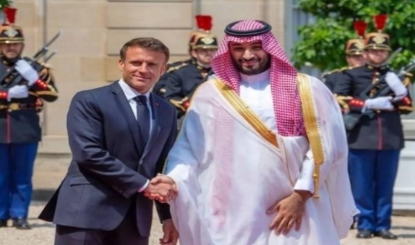 محمد بن سلمان وماكرون يؤكدان دعم الحل الدبلوماسي للملف النووي الإيراني