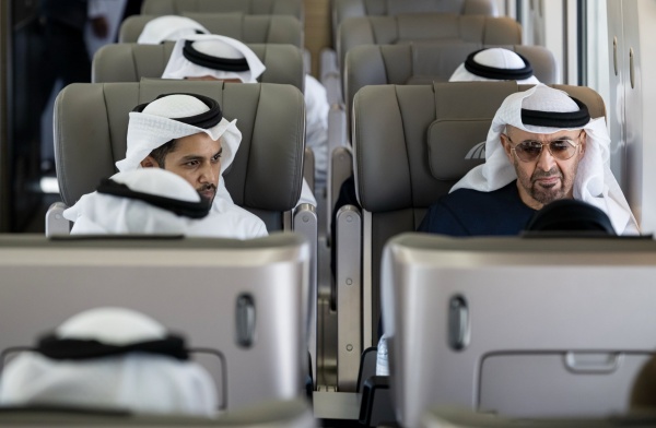 قطار الاتحاد من دبي لأبوظبي والفجيرة دليلك الشامل للمحطات والتذاكر ومواعيد الرحلات