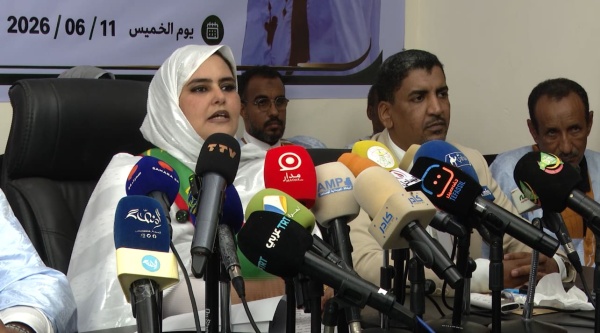 رئيسة حزب حوار نطالب الرئيس بمأمورية ثالثة بكل ثقة وبدون خجل رئيسة حزب حوار نطالب الرئيس بمأمورية ثالثة بكل ثقة وبدون خجل
