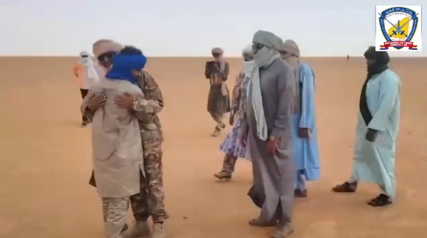النيجر تفرج عن قيادي أزوادي مقابل 62 جنديا ماليا النيجر تفرج عن قيادي أزوادي مقابل 62 جنديا ماليا