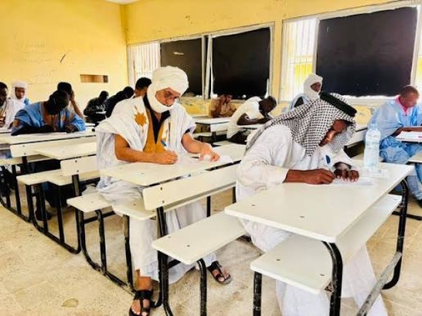خريجو الاقتصاد الإسلامي يحتجون على استبعادهم من مسابقة القضاة خريجو الاقتصاد الإسلامي يحتجون على استبعادهم من مسابقة القضاة