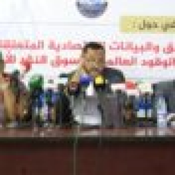 شركات وقود تستوفي شرط ضمان الذهب ومستوردون يوضحون أسباب الأزمة