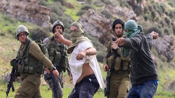 عاجل مستوطنون يهاجمون قرية المغير في رام الله والاحتلال الإسرائيلي يعتقل فلسطينيين عاجل مستوطنون يهاجمون قرية المغير في رام الله والاحتلال الإسرائيلي يعتقل فلسطينيين