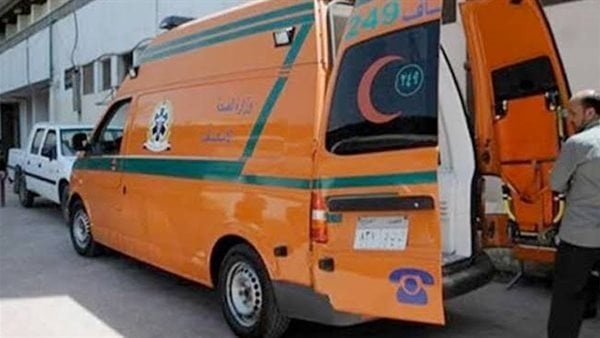 إصابة شاب صدمته سيارة أثناء عبوره الطريق ببولاق الدكرور