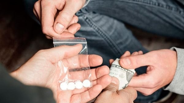 مصرع عنصرين شديدى الخطورة بحوزتهم قرابة طن من المواد المخدرة وأسلحة بـ140 مليون جنيه