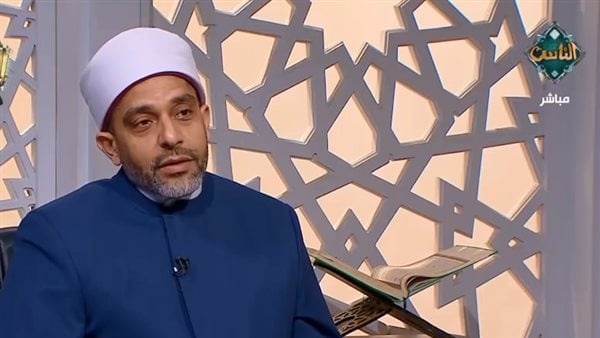 ما حكم كشف بعض خصلات الشعر لدى الفتيات المحجبة أمين الفتوى يجيب ما حكم كشف بعض خصلات الشعر لدى الفتيات المحجبة أمين الفتوى يجيب