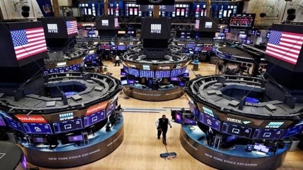 الأسهم الأمريكية ترتفع وتسجل مستويات قياسية مع تراجع توقعات رفع الفائدة الأسهم الأمريكية ترتفع وتسجل مستويات قياسية مع تراجع توقعات رفع الفائدة