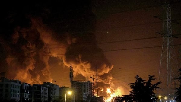 عاجل سماع دوي انفجارين في محيط بوشهر بإيران