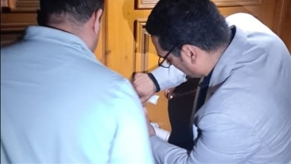 ضبط كيميائي يدير عيادة غير مرخصة لعلاج أمراض الحساسية بالدقي ضبط كيميائي يدير عيادة غير مرخصة لعلاج أمراض الحساسية بالدقي