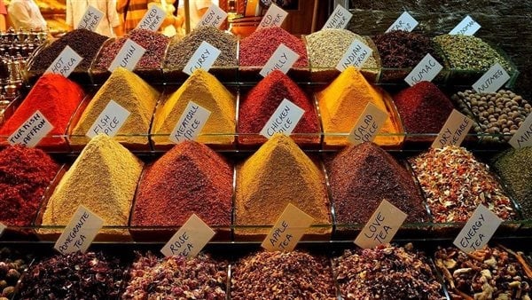 أسعار التوابل والعطارة في أسواق بورسعيد اليوم الخميس 18 يونيو 2026