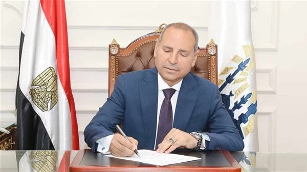 محافظة القاهرة وجامعة الأزهر تطلقان برنامج ا لتأهيل القيادات التنفيذية محافظة القاهرة وجامعة الأزهر تطلقان برنامج ا لتأهيل القيادات التنفيذية