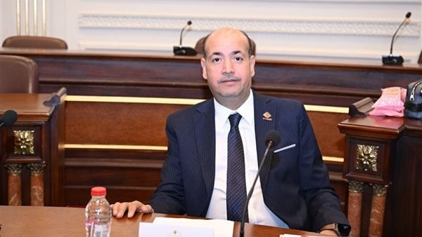 لجنة الإسكان بالشيوخ تناقش مقترح برلماني لإنشاء مطار دولي بقنا لدعم التنمية والاستثمار لجنة الإسكان بالشيوخ تناقش مقترح برلماني لإنشاء مطار دولي بقنا لدعم التنمية والاستثمار
