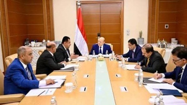أول رد من الحكومة اليمنية على هجمات قوات التحالف أول رد من الحكومة اليمنية على هجمات قوات التحالف