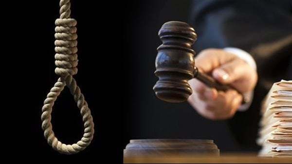 بعد 15 عاما جنايات المنيا تقضي بالإعدام شنقا لشقيقين قتلا شخصا في أحداث مذبحة شارونه بمغاغة بعد 15 عاما جنايات المنيا تقضي بالإعدام شنقا لشقيقين قتلا شخصا في أحداث مذبحة شارونه بمغاغة
