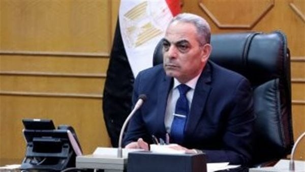محافظ الإسماعيلية يزور مصابي حادث الدواويس بمستشفى القصاصين محافظ الإسماعيلية يزور مصابي حادث الدواويس بمستشفى القصاصين
