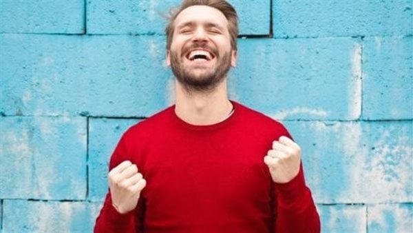 علامات تكشف وجود شخص إيجابي في حياتك كيف تعرف أنه مصدر للطاقة والسعادة