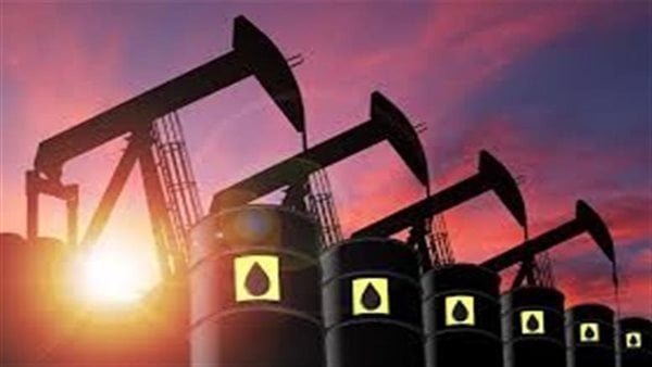 خبير طاقة يحذر من حافة الخطر بأسواق النفط مع تصاعد التوترات بالشرق الأوسط
