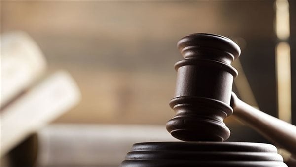 بدء محاكمة المتهمين بقتل سيدة داخل شقتها ببولاق الدكرور