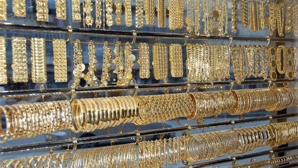 الذهب يتراجع بأكثر من 1 مع مخاوف إغلاق مضيق هرمز وصعود أسعار النفط الذهب يتراجع بأكثر من 1 مع مخاوف إغلاق مضيق هرمز وصعود أسعار النفط