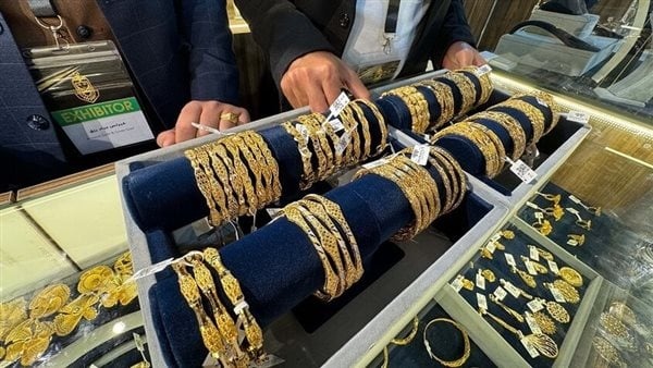 صدمة عنيفة تضرب سوق الذهب الآسيوي بسبب الولايات المتحدة وإيران