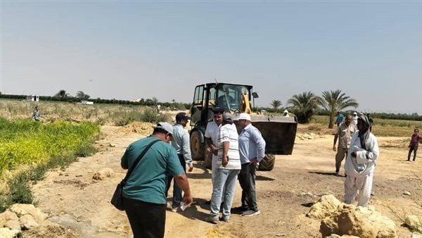 إزالة خطوط ري مخالفة على أراضي أملاك الدولة بالحامولي بالفيوم