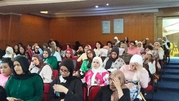 محافظ بورسعيد القوافل التعليمية المجانية توفر مراجعات متميزة لطلاب الثانوية العامة محافظ بورسعيد القوافل التعليمية المجانية توفر مراجعات متميزة لطلاب الثانوية العامة