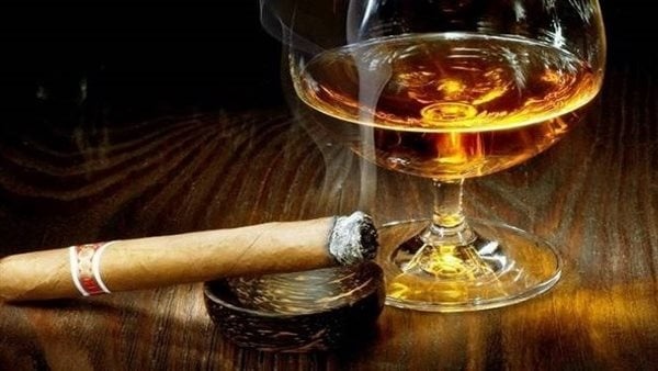 عواقب خطيرة للجمع بين الكحول والتدخين