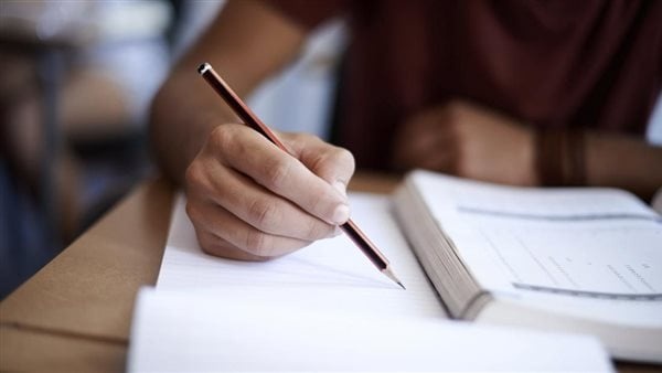 بدء امتحان التربية الوطنية لطلاب الثانوية العامة بدء امتحان التربية الوطنية لطلاب الثانوية العامة