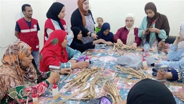 من نبات ضار إلى مصدر رزق مبادرة ورد الخير تحول ورد النيل لفرص عمل للنساء من نبات ضار إلى مصدر رزق مبادرة ورد الخير تحول ورد النيل لفرص عمل للنساء